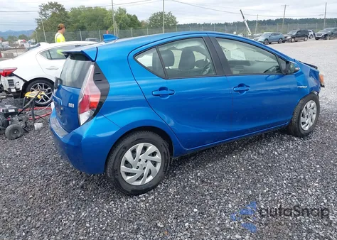 2015 Toyota Prius C z USA, uszkodzony, nr VIN JTDKDTB30F1577054